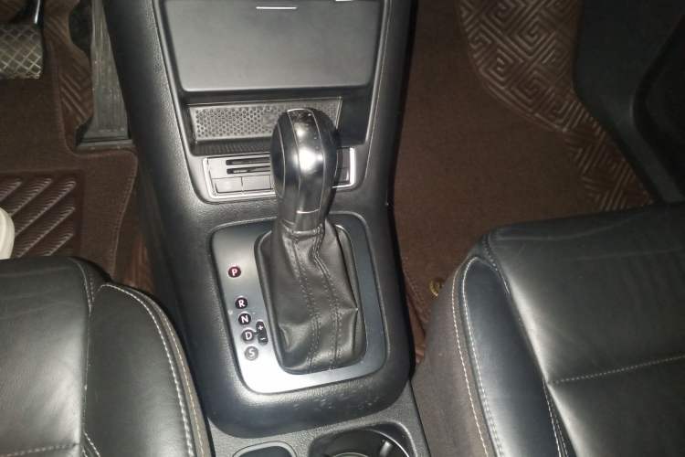 Used Volkswagen Tiguan 2016 300TSI Automatic Two-Wheel Drive Comfort Edition Gear Lever
