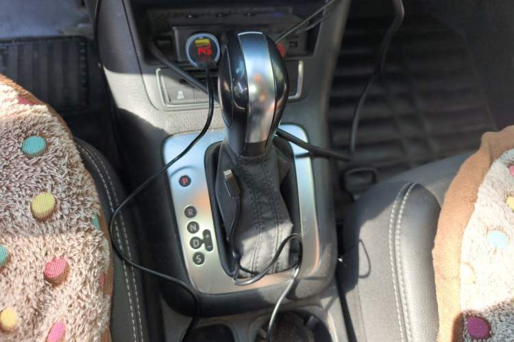 Used Volkswagen Tiguan 2016 300TSI Automatic Two-Wheel Drive Trend Edition Gear Lever