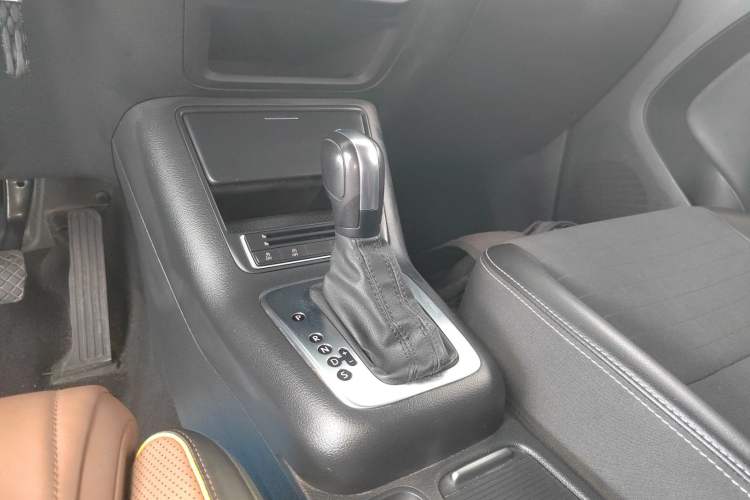Used Volkswagen Tiguan 2016 280TSI Automatic Two-Wheel-Drive Silk Road Style Edition Gear Lever