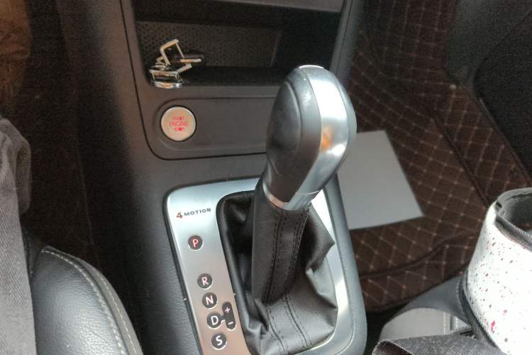 Used Volkswagen Tiguan 2016 300TSI Automatic All-Wheel Drive Luxury Edition Gear Lever