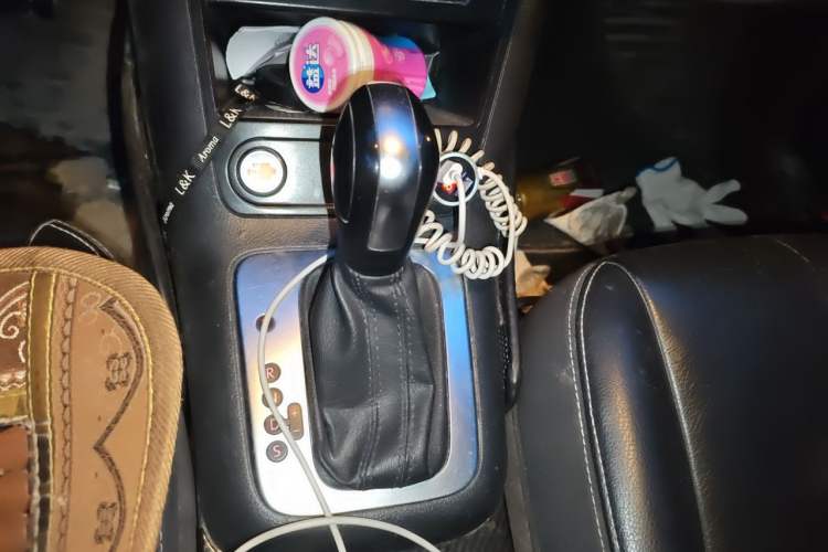 Used Volkswagen Tiguan 2016 300TSI Automatic Two-Wheel Drive Trend Edition Gear Lever