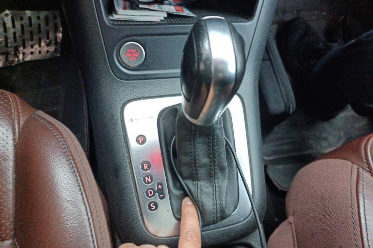 Used Volkswagen Tiguan 2016 300TSI Automatic All-Wheel Drive Luxury Edition Gear Lever