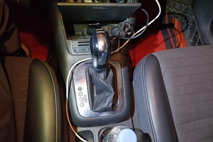 Used Volkswagen Tiguan 2016 280TSI Automatic Two-Wheel-Drive Silk Road Style Edition Gear Lever