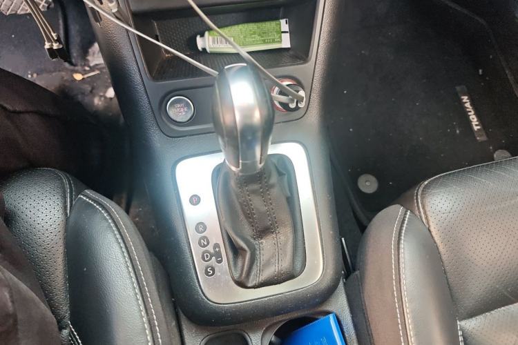 Used Volkswagen Tiguan 2016 300TSI Automatic Two-Wheel Drive Luxury Edition Gear Lever