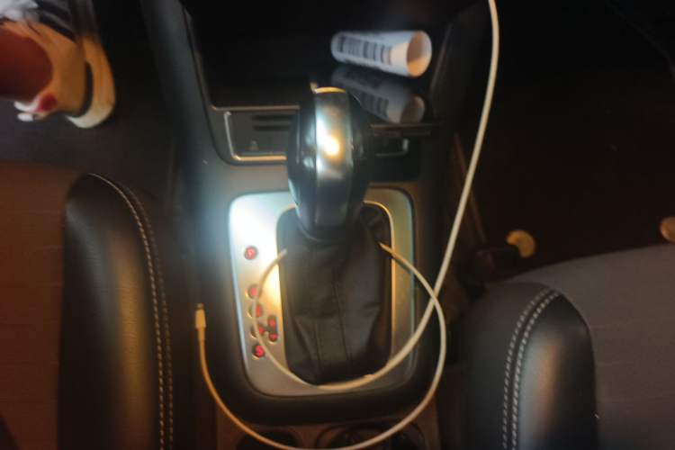 Used Volkswagen Tiguan 2016 300TSI Automatic Two-Wheel Drive Trend Edition Gear Lever