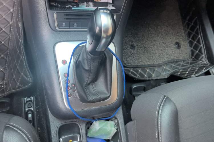 Used Volkswagen Tiguan 2016 280TSI Automatic Two-Wheel-Drive Silk Road Style Edition Gear Lever