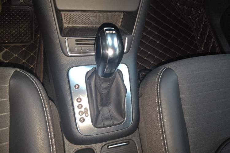 Used Volkswagen Tiguan 2016 280TSI Automatic Two-Wheel-Drive Silk Road Style Edition Gear Lever