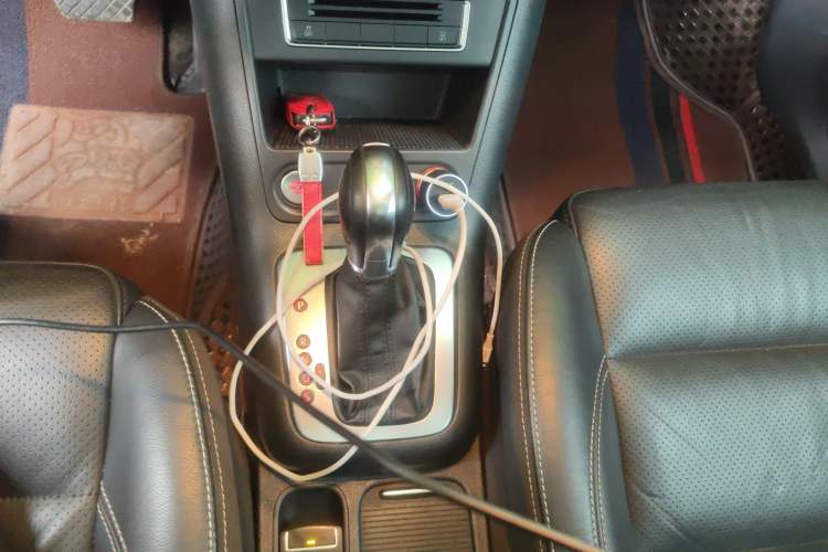 Used Volkswagen Tiguan 2016 300TSI Automatic Two-Wheel Drive Luxury Edition Gear Lever