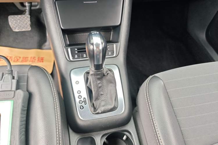 Used Volkswagen Tiguan 2016 280TSI Automatic Two-Wheel-Drive Silk Road Style Edition Gear Lever