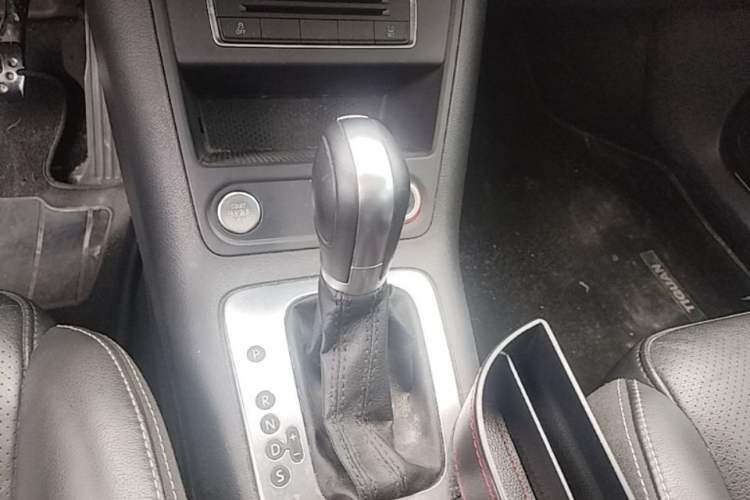 Used Volkswagen Tiguan 2016 300TSI Automatic Two-Wheel Drive Luxury Edition Gear Lever