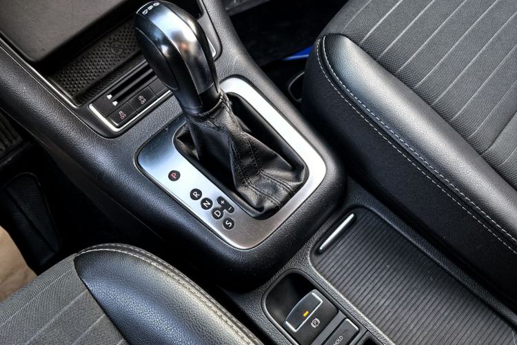 Used Volkswagen Tiguan 2016 280TSI Automatic Two-Wheel-Drive Silk Road Style Edition Gear Lever