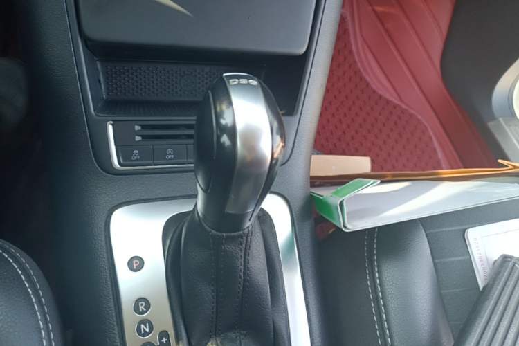 Used Volkswagen Tiguan 2016 280TSI Automatic Two-Wheel-Drive Silk Road Style Edition Gear Lever