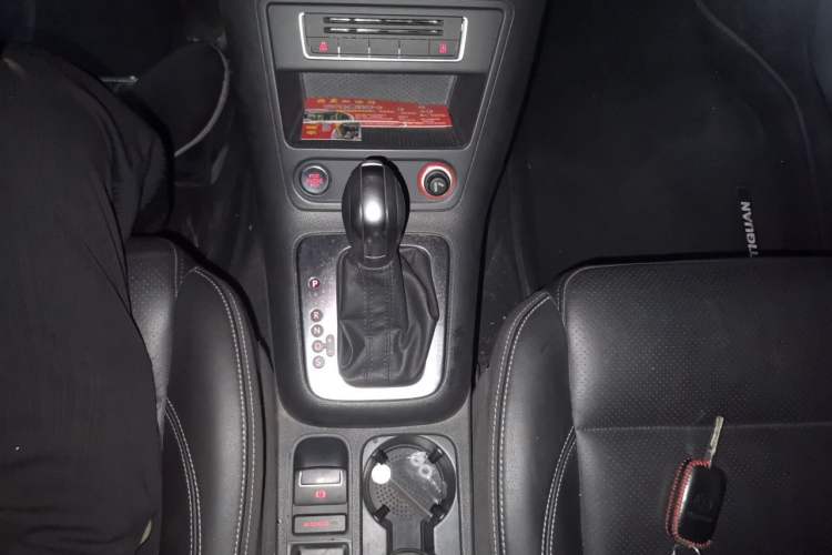 Used Volkswagen Tiguan 2016 300TSI Automatic Two-Wheel Drive Luxury Edition Gear Lever
