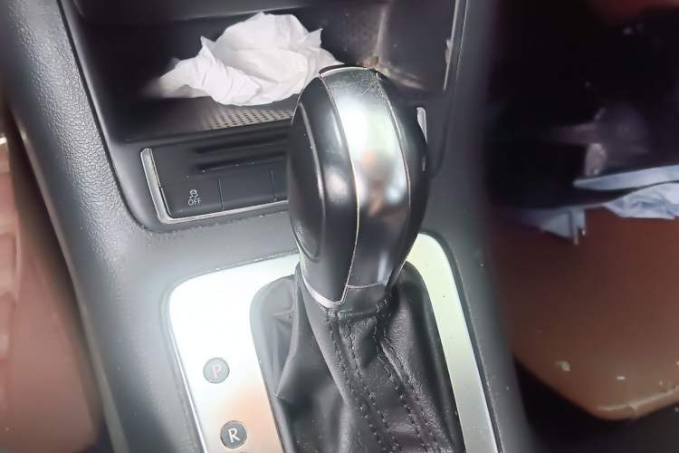 Used Volkswagen Tiguan 2016 300TSI Automatic Two-Wheel Drive Comfort Edition Gear Lever