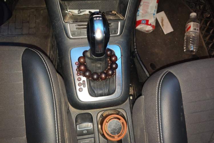 Used Volkswagen Tiguan 2016 280TSI Automatic Two-Wheel-Drive Silk Road Style Edition Gear Lever