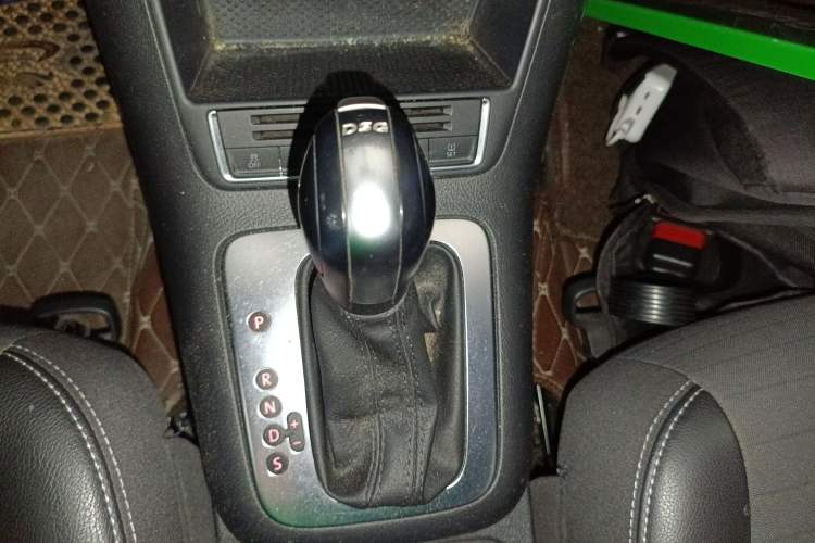 Used Volkswagen Tiguan 2016 280TSI Automatic Two-Wheel-Drive Silk Road Style Edition Gear Lever