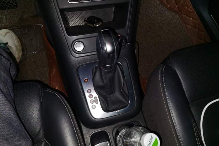 Used Volkswagen Tiguan 2016 300TSI Automatic Two-Wheel Drive Luxury Edition Gear Lever