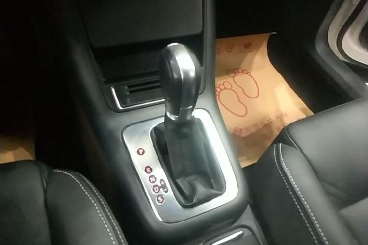 Used Volkswagen Tiguan 2016 300TSI Automatic Two-Wheel Drive Comfort Edition Gear Lever