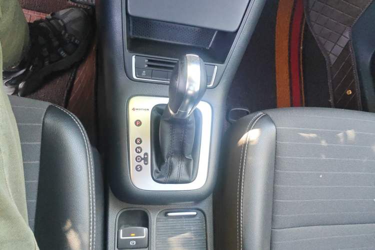 Used Volkswagen Tiguan 2016 300TSI Automatic All-Wheel Drive Fashion Vision Edition Gear Lever