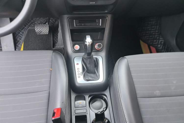 Used Volkswagen Tiguan 2016 280TSI Automatic Two-Wheel-Drive Silk Road Style Edition Gear Lever
