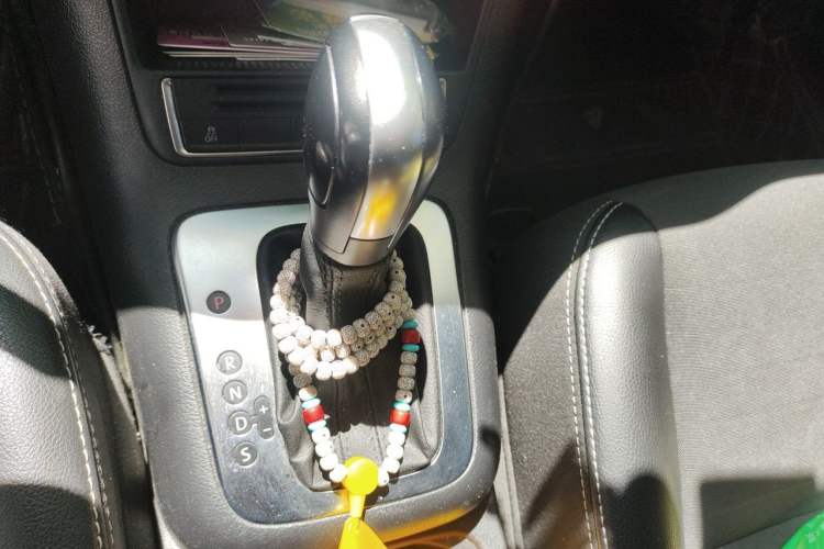 Used Volkswagen Tiguan 2016 300TSI Automatic Two-Wheel Drive Trend Edition Gear Lever