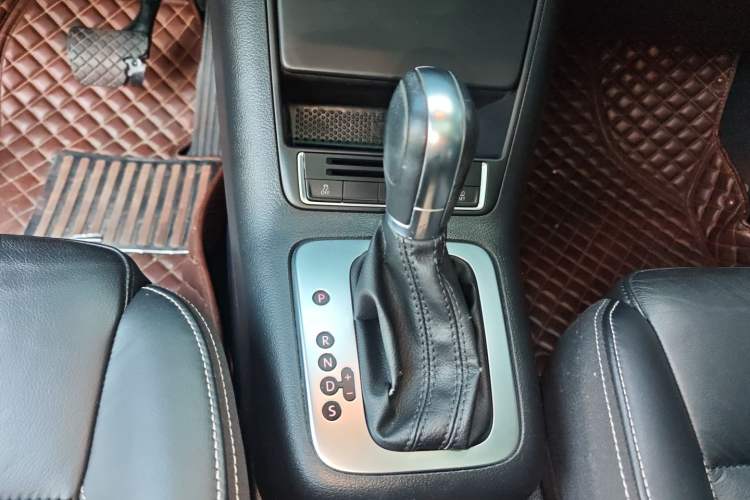 Used Volkswagen Tiguan 2016 300TSI Automatic Two-Wheel Drive Comfort Edition Gear Lever