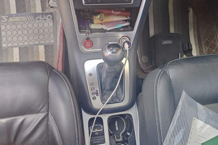 Used Volkswagen Tiguan 2016 280TSI Automatic Two-Wheel Drive Silk Road Comfort Edition Gear Lever