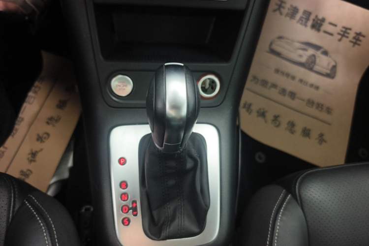 Used Volkswagen Tiguan 2016 300TSI Automatic Two-Wheel Drive Luxury Edition Gear Lever