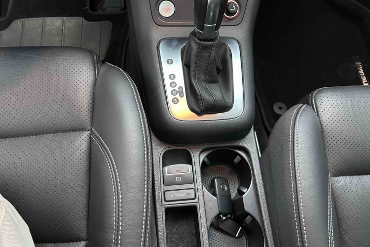 Used Volkswagen Tiguan 2016 300TSI Automatic Two-Wheel Drive Luxury Edition Gear Lever