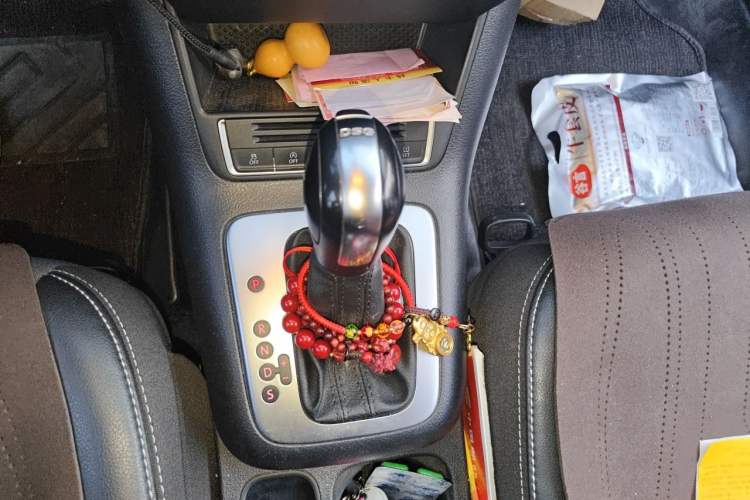 Used Volkswagen Tiguan 2016 280TSI Automatic Two-Wheel-Drive Silk Road Style Edition Gear Lever