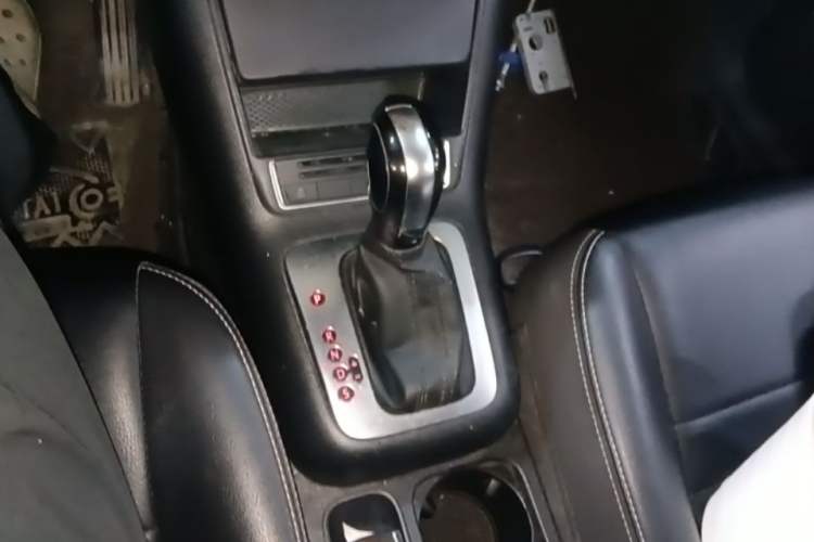 Used Volkswagen Tiguan 2016 300TSI Automatic Two-Wheel Drive Trend Edition Gear Lever