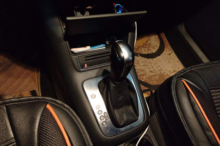 Used Volkswagen Tiguan 2016 300TSI Automatic Two-Wheel Drive Trend Edition Gear Lever