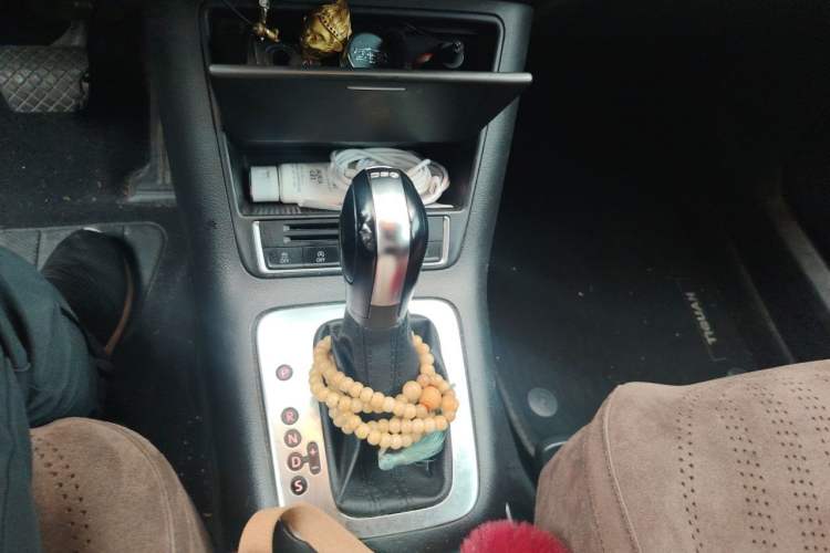 Used Volkswagen Tiguan 2016 280TSI Automatic Two-Wheel-Drive Silk Road Style Edition Gear Lever