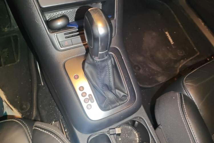 Used Volkswagen Tiguan 2016 300TSI Automatic Two-Wheel Drive Comfort Edition Gear Lever