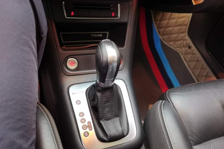 Used Volkswagen Tiguan 2016 330TSI Automatic All-Wheel Drive Luxury Edition Gear Lever