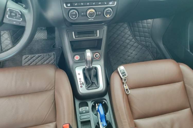 Used Volkswagen Tiguan 2016 300TSI Automatic Two-Wheel Drive Luxury Edition Gear Lever