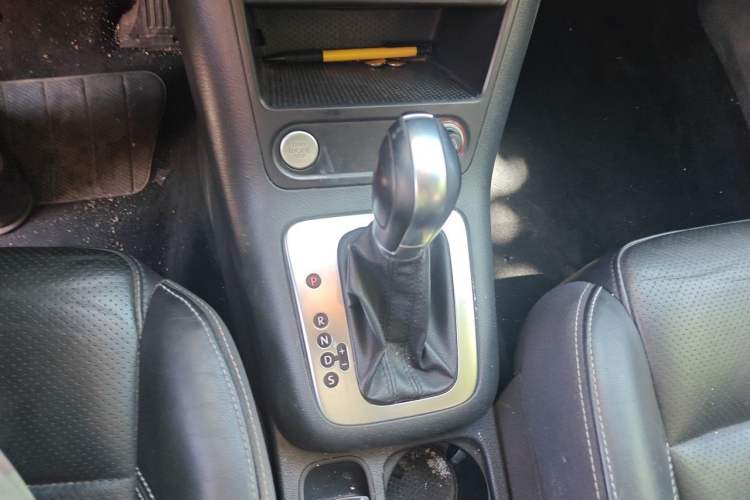Used Volkswagen Tiguan 2016 300TSI Automatic Two-Wheel Drive Luxury Edition Gear Lever