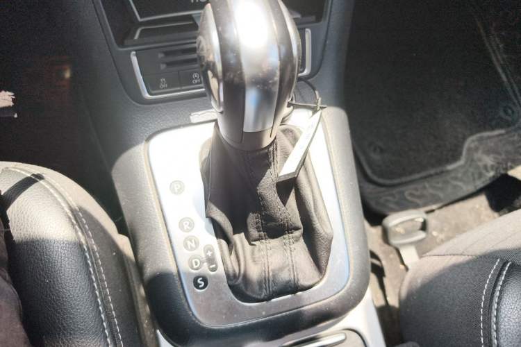 Used Volkswagen Tiguan 2016 280TSI Automatic Two-Wheel-Drive Silk Road Style Edition Gear Lever