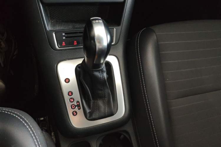 Used Volkswagen Tiguan 2016 280TSI Automatic Two-Wheel-Drive Silk Road Style Edition Gear Lever