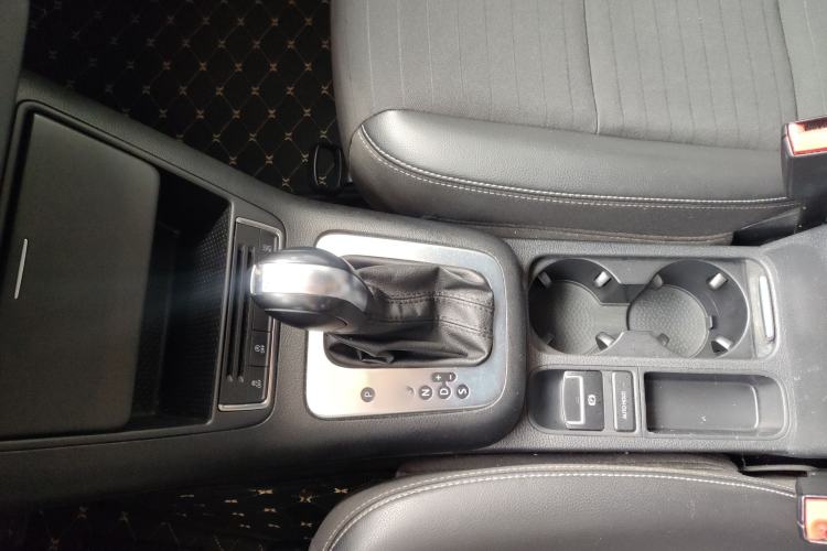 Used Volkswagen Tiguan 2016 280TSI Automatic Two-Wheel-Drive Silk Road Style Edition Gear Lever