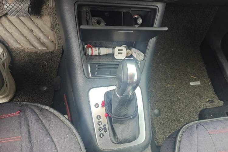 Used Volkswagen Tiguan 2016 300TSI Automatic Two-Wheel Drive Comfort Edition Gear Lever