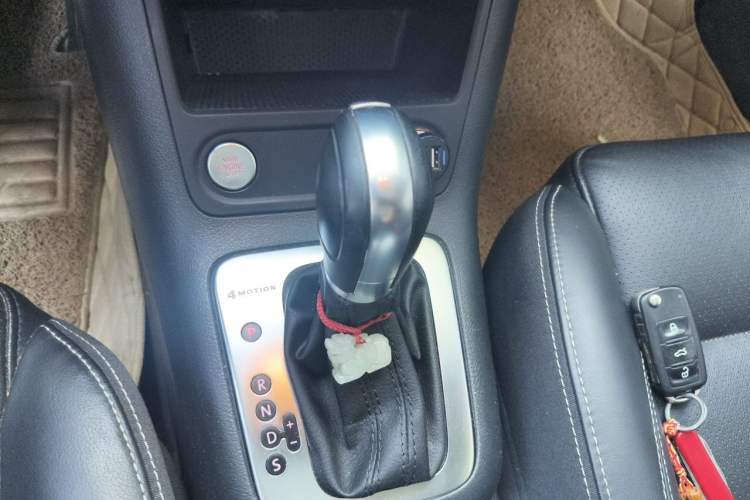 Used Volkswagen Tiguan 2016 300TSI Automatic All-Wheel Drive Luxury Edition Gear Lever