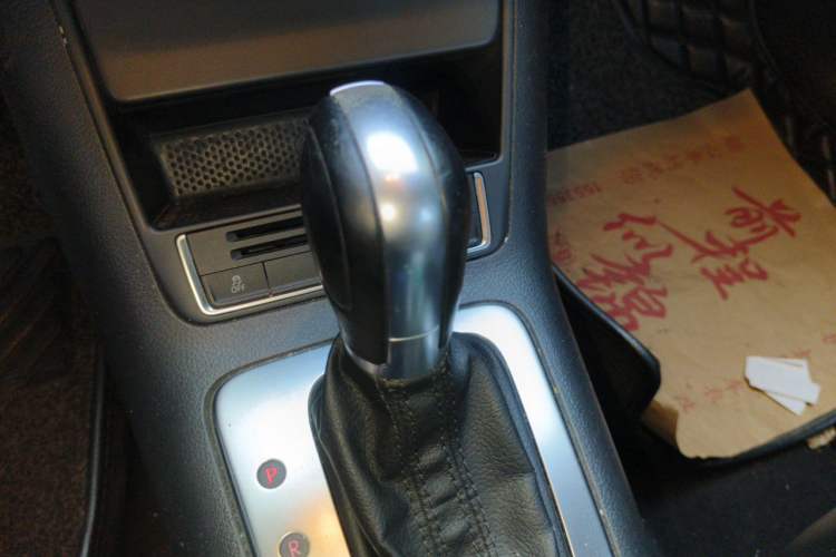 Used Volkswagen Tiguan 2016 300TSI Automatic Two-Wheel Drive Comfort Edition Gear Lever