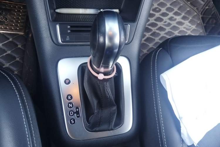 Used Volkswagen Tiguan 2016 300TSI Automatic Two-Wheel Drive Comfort Edition Gear Lever
