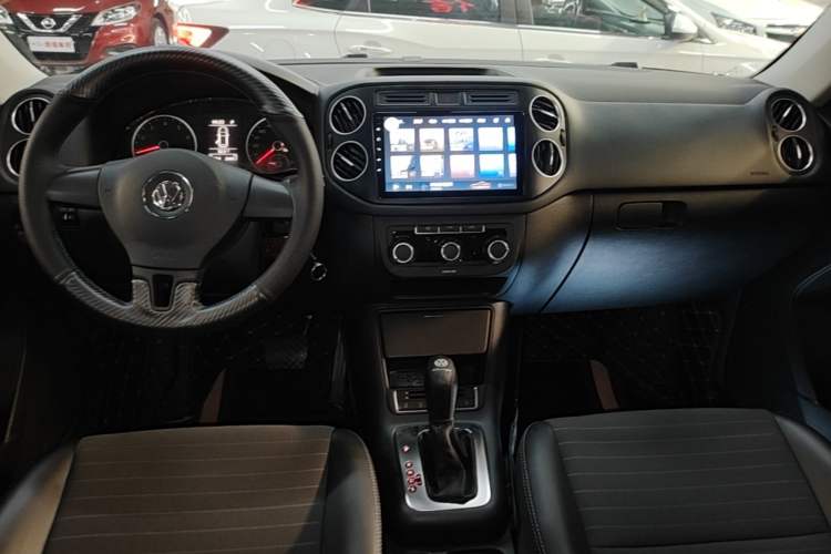 Used Volkswagen Tiguan 2016 280TSI Automatic Two-Wheel-Drive Silk Road Style Edition Gear Lever