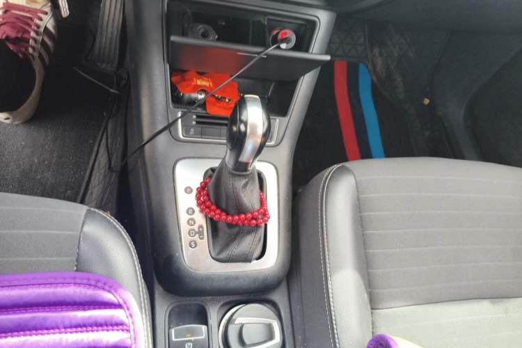 Used Volkswagen Tiguan 2016 300TSI Automatic Two-Wheel Drive Trend Edition Gear Lever