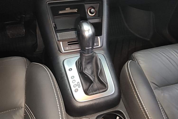 Used Volkswagen Tiguan 2016 300TSI Automatic Two-Wheel Drive Comfort Edition Gear Lever
