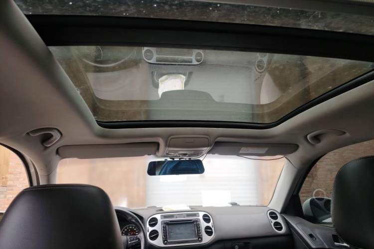 Used Volkswagen Tiguan 2016 300TSI Automatic All-Wheel Drive Fashion Vision Edition Headliner