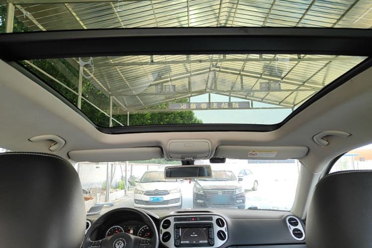 Used Volkswagen Tiguan 2016 300TSI Automatic All-Wheel Drive Luxury Edition Headliner