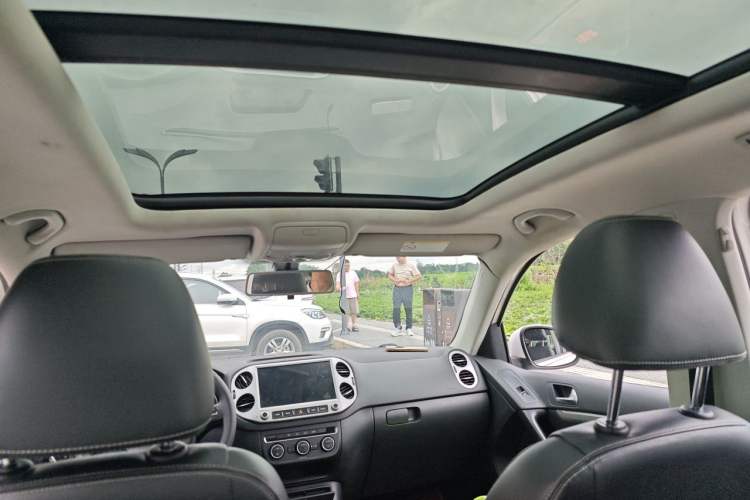 Used Volkswagen Tiguan 2016 280TSI Automatic Two-Wheel Drive Silk Road Comfort Edition Headliner